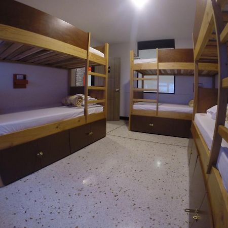 Wanderlust Hostel Armenia  Buitenkant foto