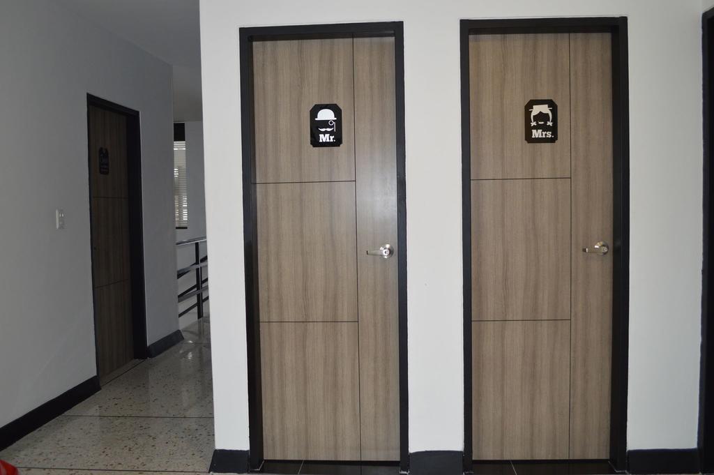 Wanderlust Hostel Armenia  Buitenkant foto