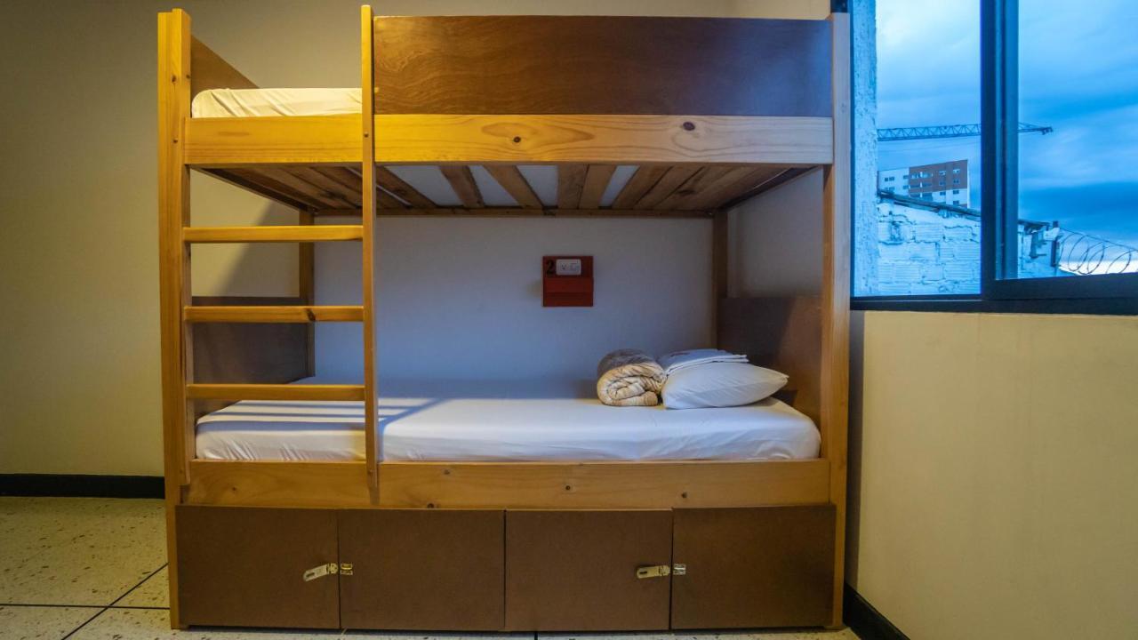 Wanderlust Hostel Armenia  Buitenkant foto