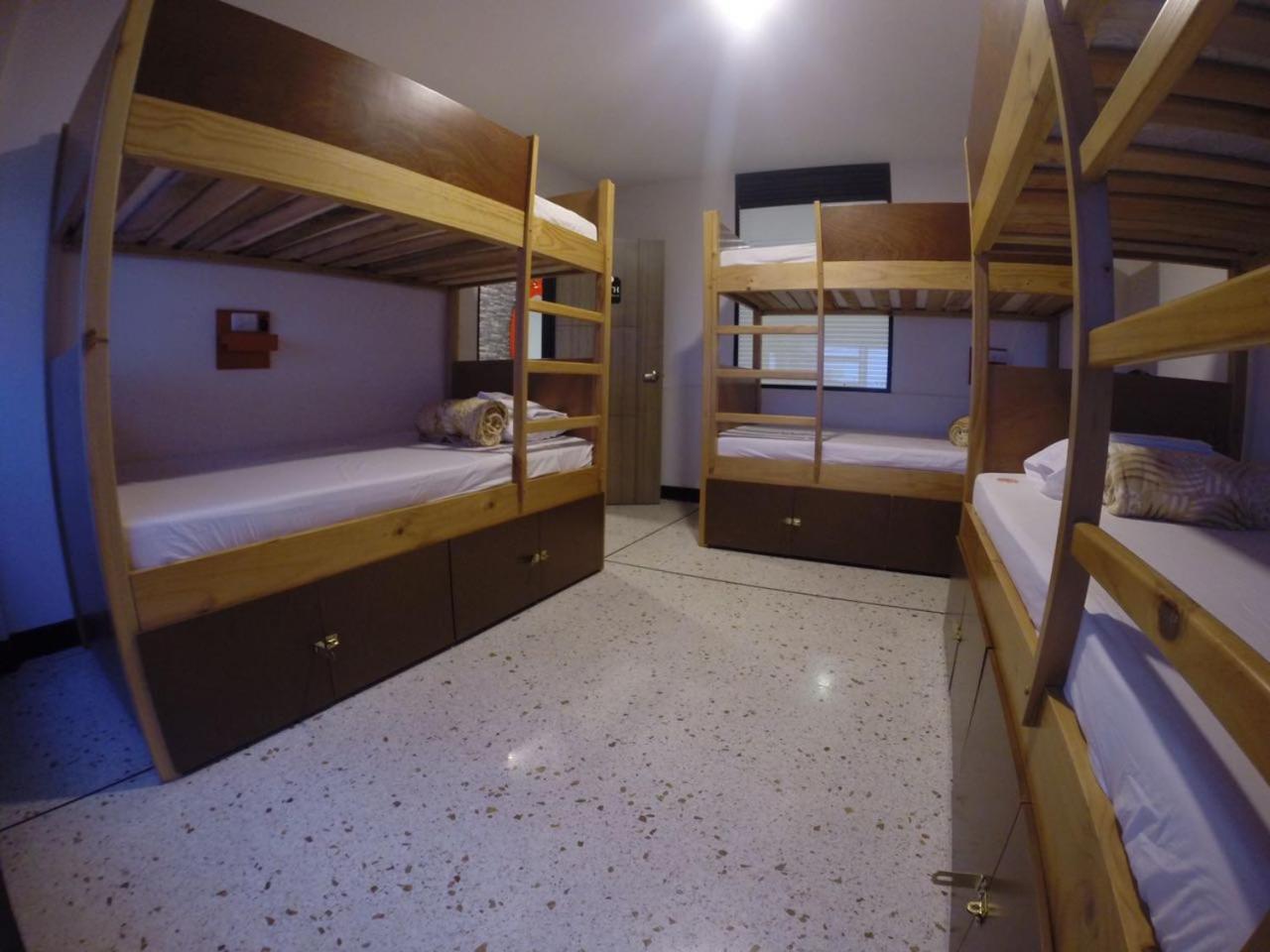 Wanderlust Hostel Armenia  Buitenkant foto