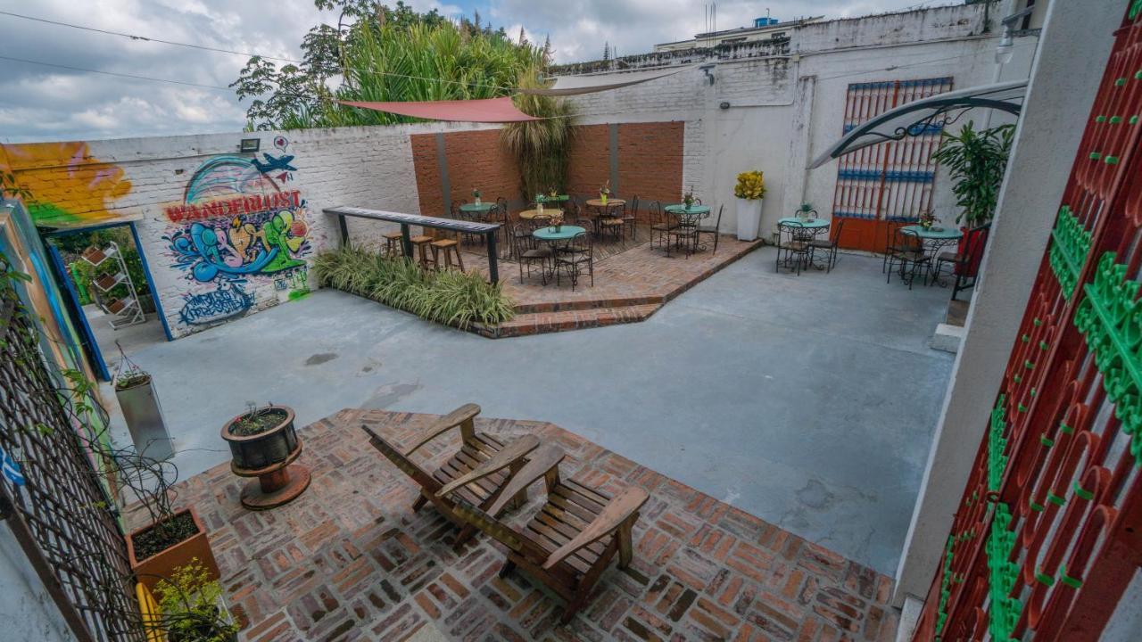 Wanderlust Hostel Armenia  Buitenkant foto