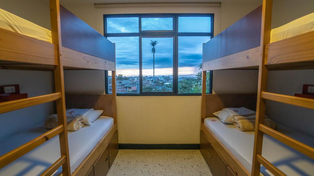 Wanderlust Hostel Armenia  Buitenkant foto